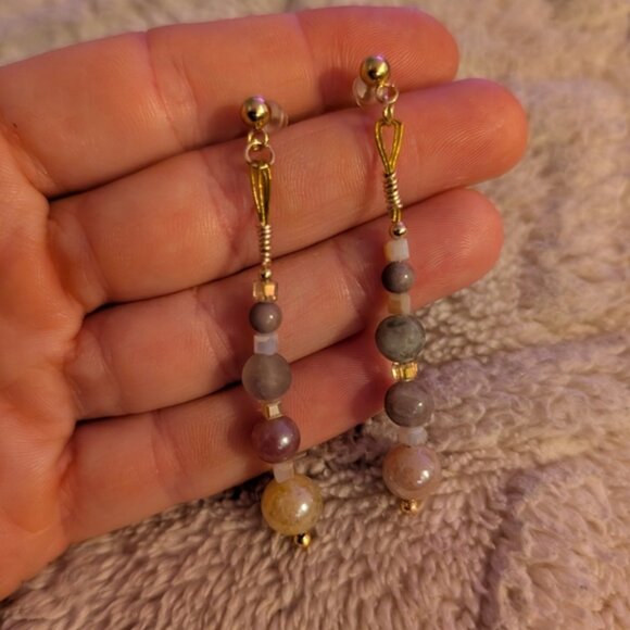 Elegant Gold and purple semi-precious Beaded Earrings - Picture 3 of 3